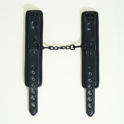 passage-du-d-sir-mi-menottes-luxe-bondage-black-edition-2 image 2