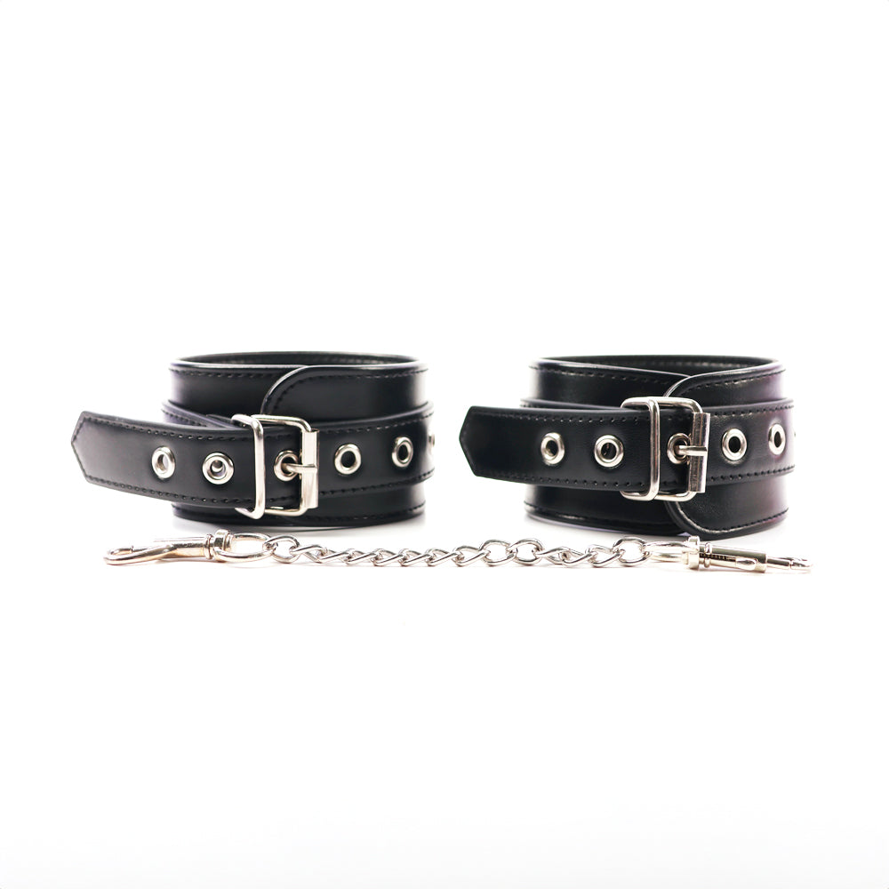 passage-du-d-sir-bdsm-soft-bond-menottes-poignets-cuir-v-gan-2 image 4
