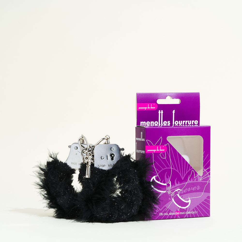 passage-du-d-sir-menottes-fourrure-sexy-noir-accessoire-bondage image 1