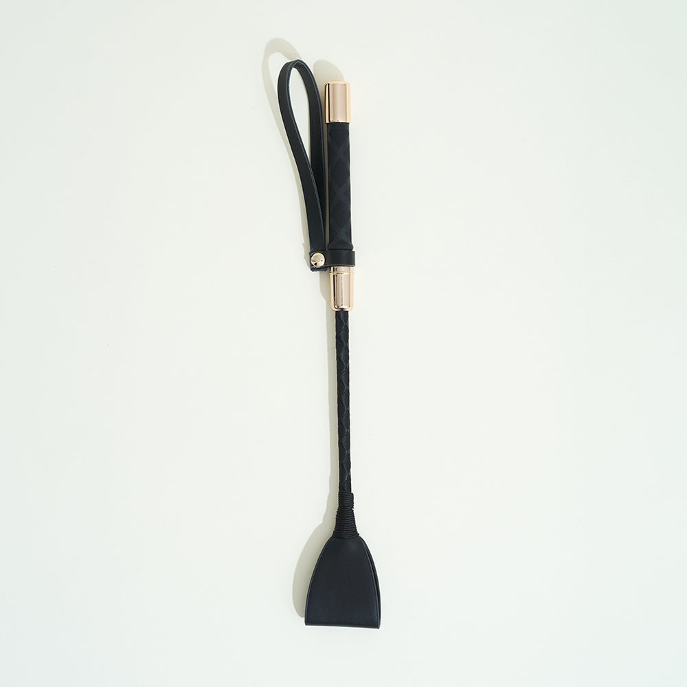 passage-du-d-sir-gi-cravache-luxe-cuir-vegan image 1