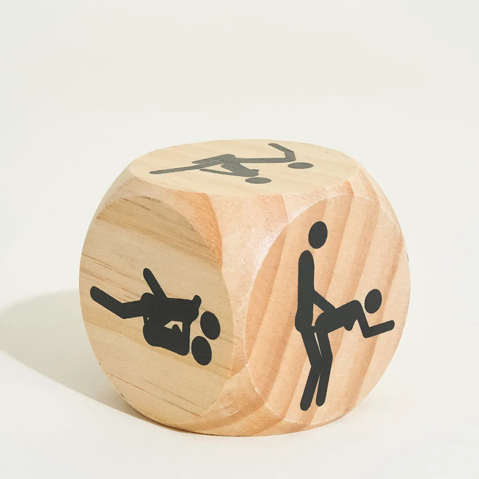 passage-du-d-sir-kamasutra-giant-dice-bois-jeu-couple image 1