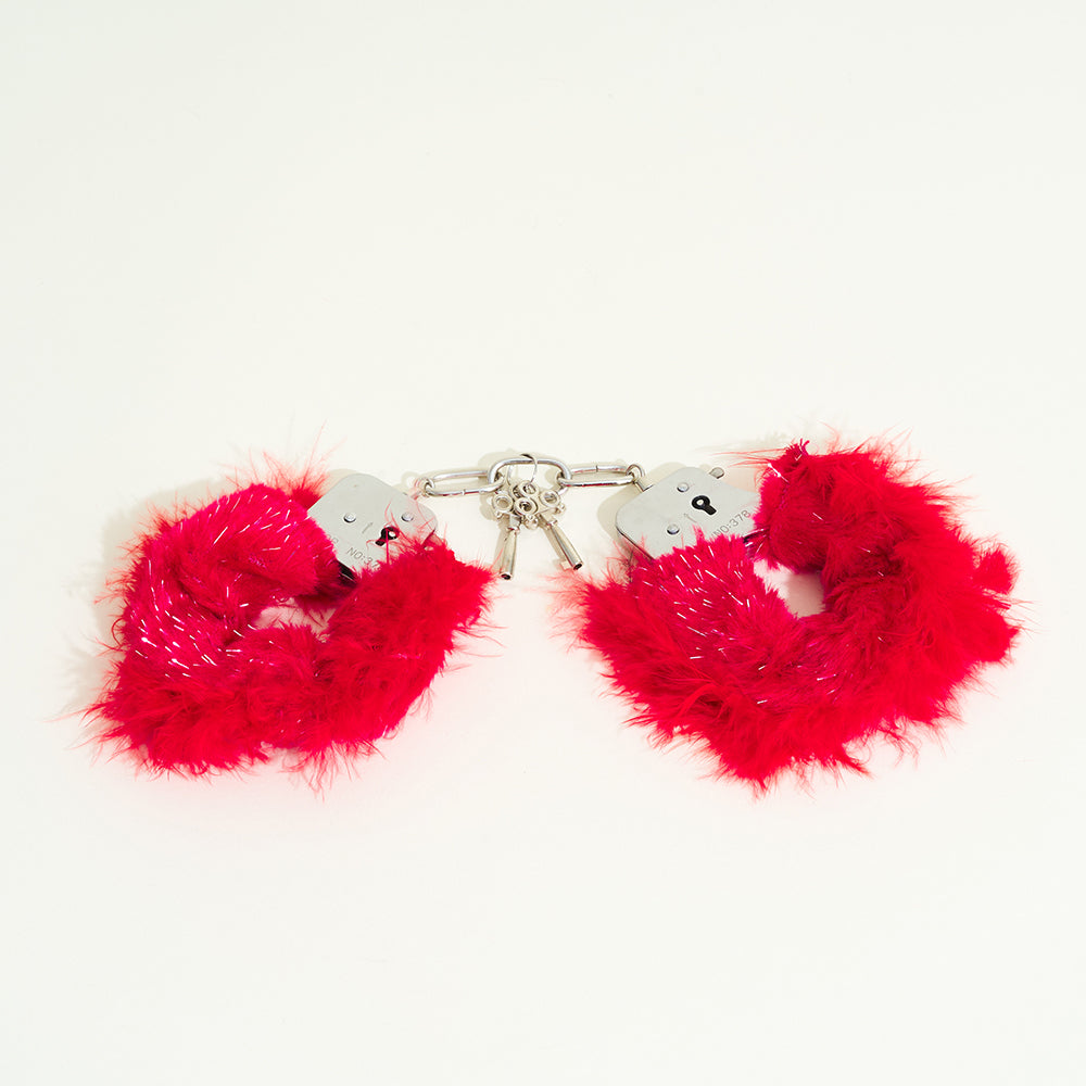 passage-du-d-sir-menottes-fourrure-sexy-noir-accessoire-bondage image 6